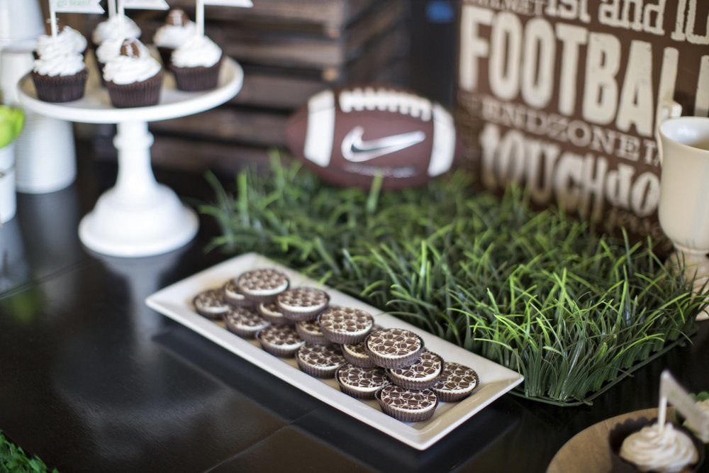 Tommy's Football Birthday Party-Chocolate Covered Oreos | The TomKat Studio