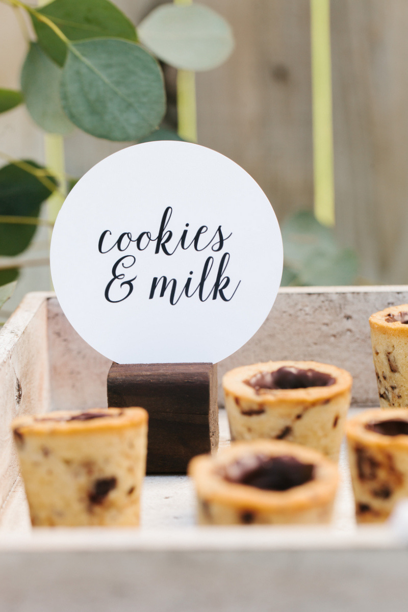 cookies and milk shots - wedding - tomkat studio