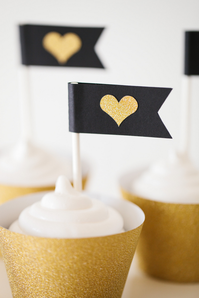 heart of gold cupcake toppers | the tomkat studio for cricut explore