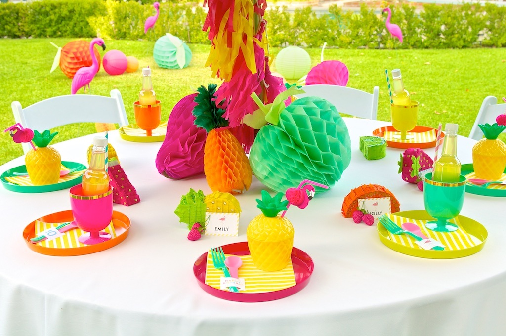 Fruity Flamingo Party-Table | The TomKat Studio