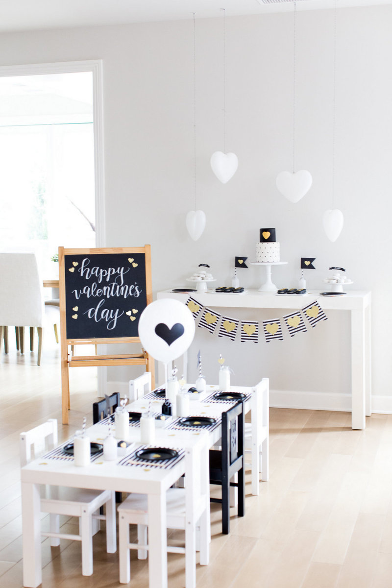gorgeous_black_and_white_valentines_party_2