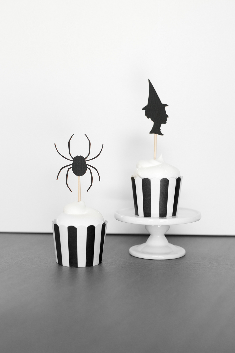 halloween_witch_&_spider_cupcake_toppers_1
