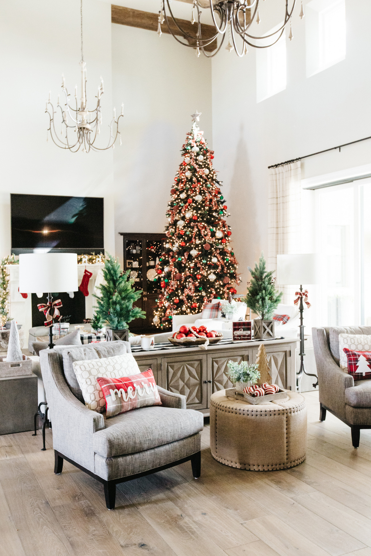 Stunning Family Room Decorated for Christmas | The TomKat Studio
